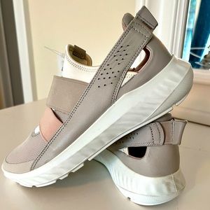 BRAND NEW Ecco ST.1 Lite Slip On
